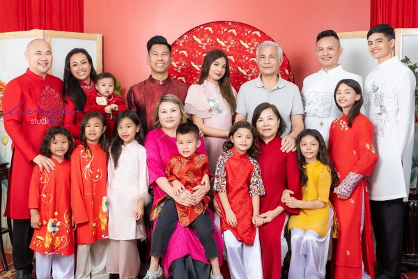 Chụp hình gia đình Tết 2026 tại TP.HCM: Xu hướng được nhiều gia đình lựa chọn