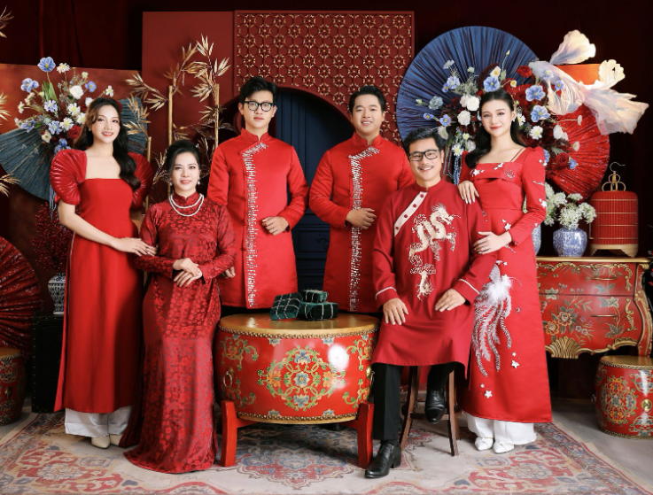 Chụp hình gia đình Tết 2026 tại TP.HCM: Xu hướng được nhiều gia đình lựa chọn