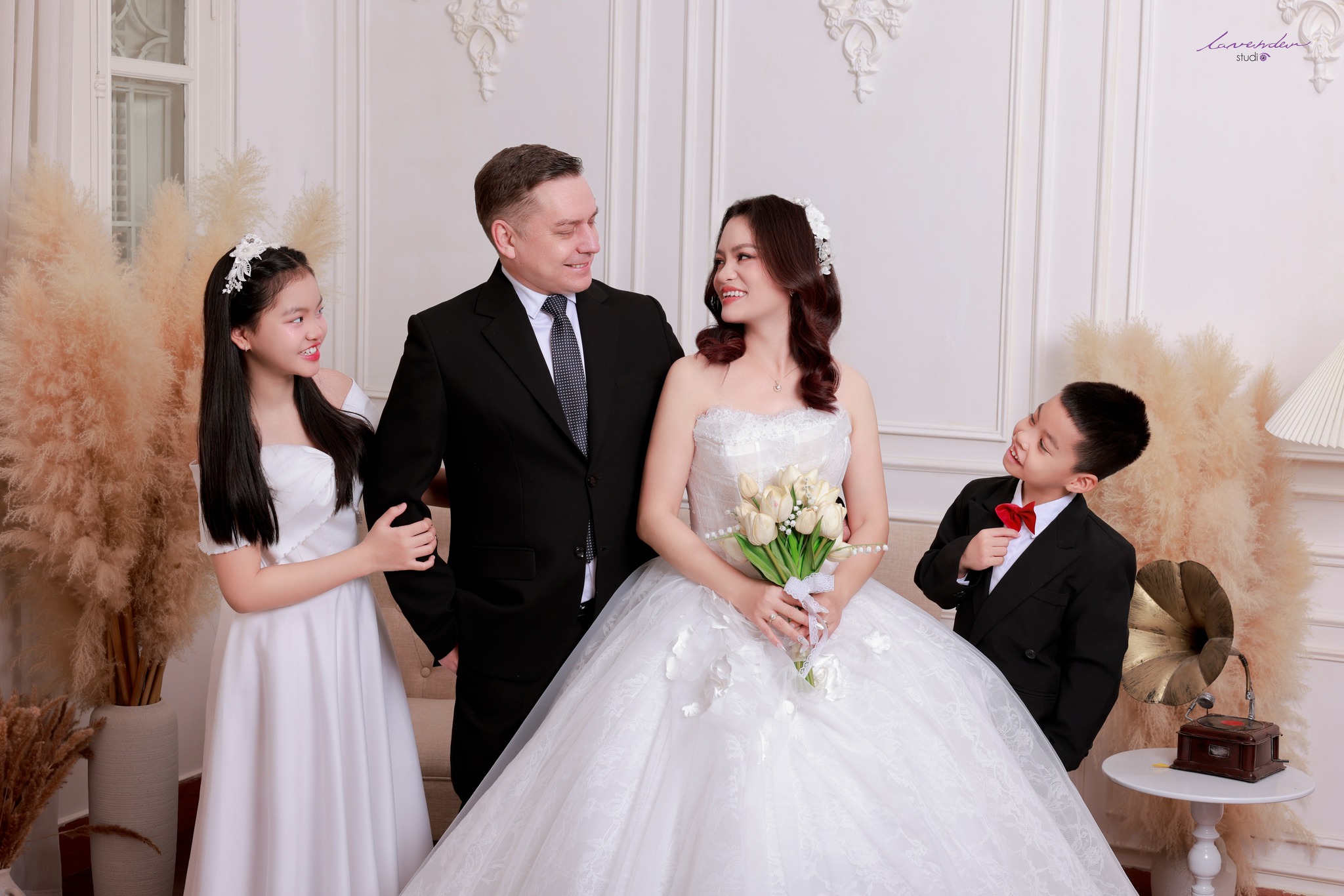 Combo Chụp Ảnh kỷ niệm ngày cưới 2026 + Trang Điểm Trọn Gói Combo Chụp Ảnh kỷ niệm ngày cưới 2026 + Trang Điểm Trọn Gói