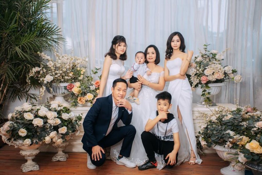 Chụp ảnh kỷ niệm 25 năm ngày cưới tặng bố mẹ (3) Chụp ảnh kỷ niệm 25 năm ngày cưới tặng bố mẹ (3)